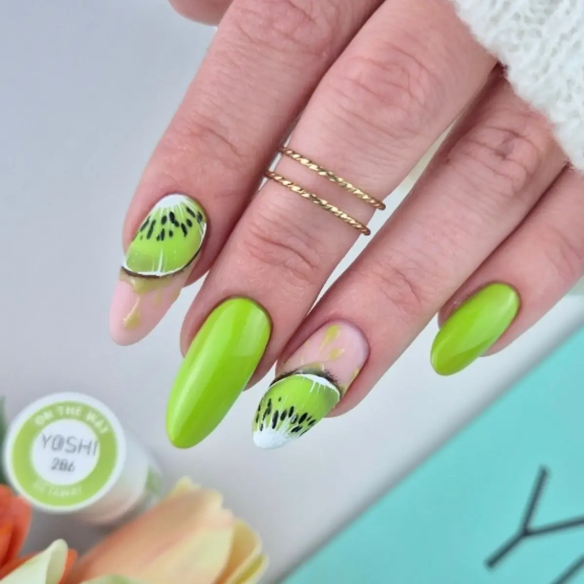 YOSHI Gel Polish No. 286 On the Way 6ml | Yoshi | Green YOSHI Gel Polish No. 286 On the Way 6ml - Image 3